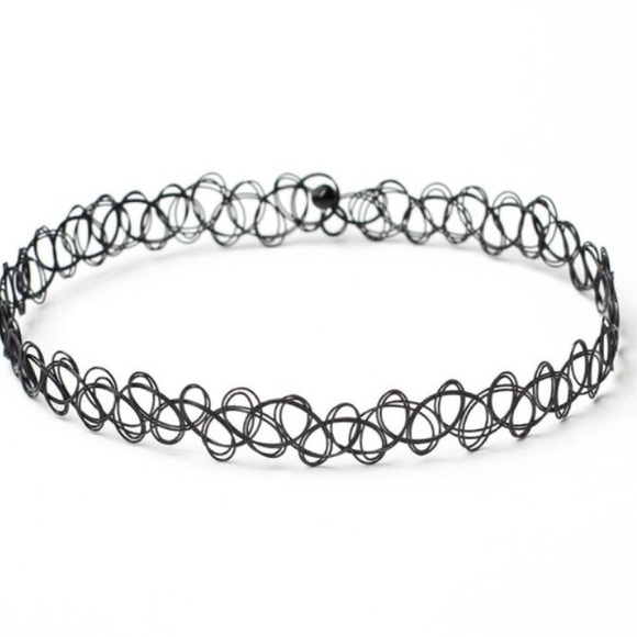 *SOLD!* Black Chained Choker - Picture 5 of 5